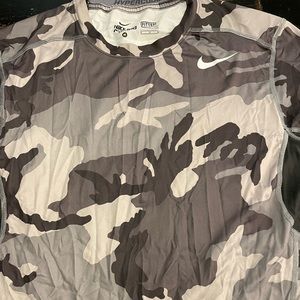 Men’s Nike performance shirt NWOT